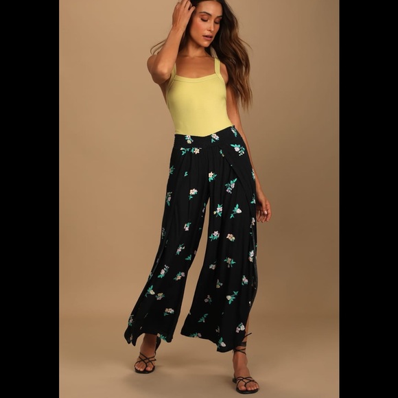 Billabong Flowy Pants - Picture 2 of 2
